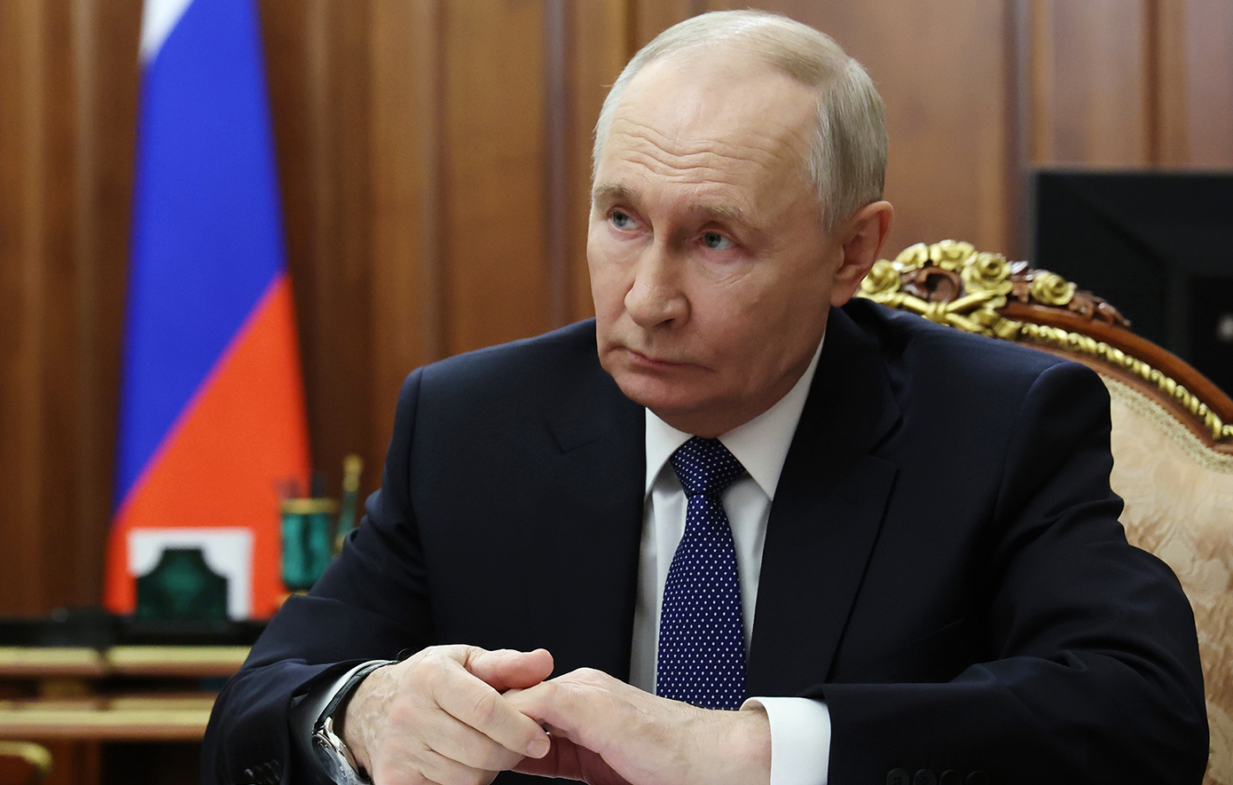 Ιδέες στον Πούτιν για «επανεκκίνηση» της οικονομίας μετά τη συρρίκνωση