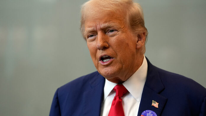 Ο Ντόναλντ Τραμπ επιτίθεται ξανά στον Γερμανό καγκελάριο: «Ας φροντίσει τη διαλυμένη χώρα του»