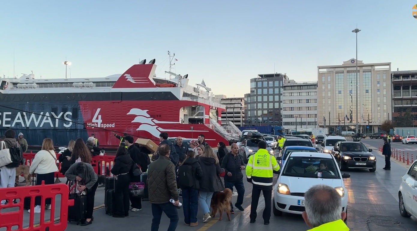 Σε πλήρη δράση η «απόβαση» στα νησιά για το Πάσχα – Κατάμεστα αναχωρούν τα ΚΤΕΛ – Έντονη κίνηση στην Αθηνών-Κορίνθου