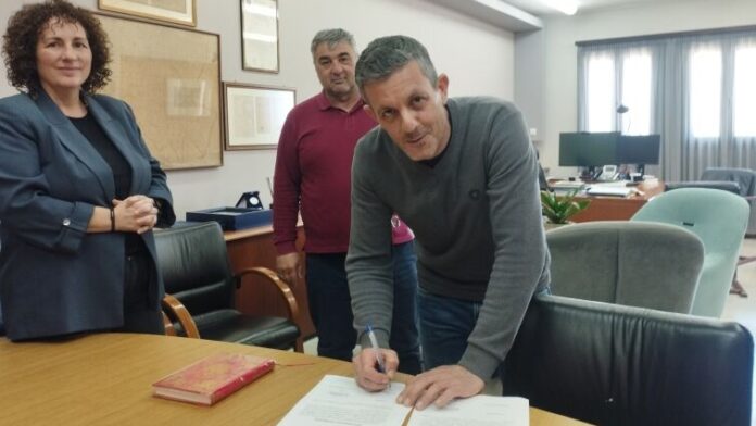 Εγκαίνια νέου υπαλλήλου στον Δήμο Αγίου Νικολάου