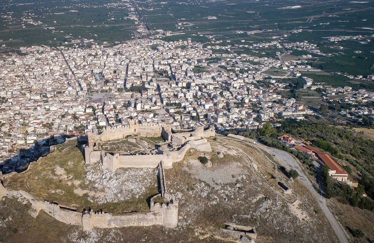 Περιφέρεια Πελοποννήσου: Νεοκλασική Αγορά Άργους και Στάδιο Καλαμάτας στο επίκεντρο συζητήσεων