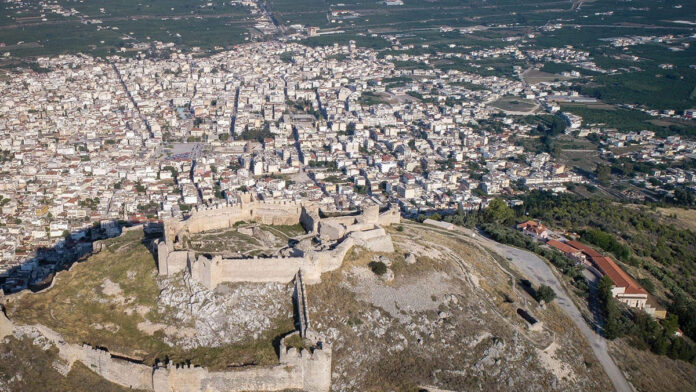 Περιφέρεια Πελοποννήσου: Νεοκλασική Αγορά Άργους και Στάδιο Καλαμάτας στο επίκεντρο συζητήσεων