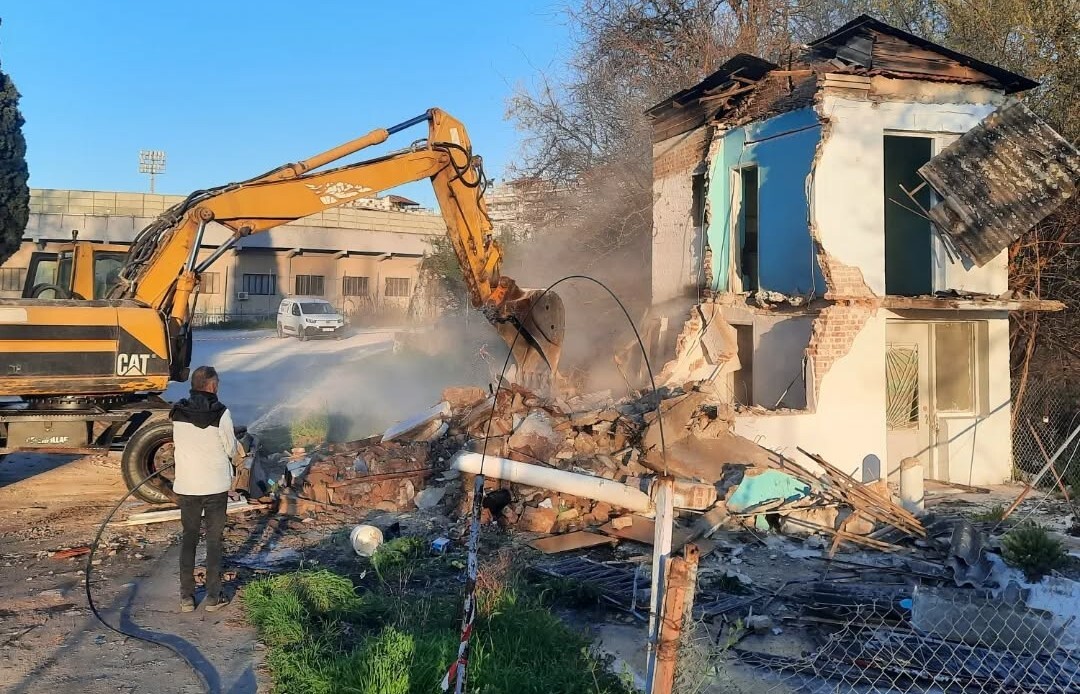 Άρχισαν οι κατεδαφίσεις στο Κεντρικό Πάρκο Σερρών-Ελευθερώνεται ο δημοτικός χώρος