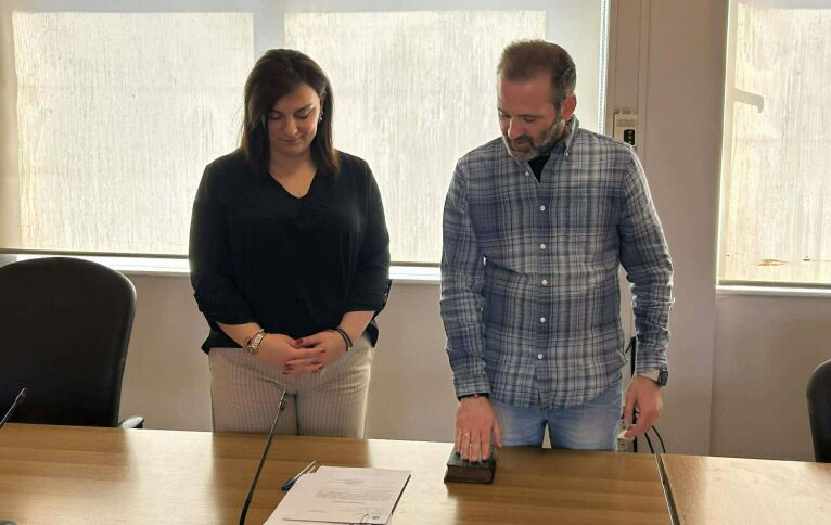 Ορκωμοσία τριών καινούργιων υπαλλήλων στον Δήμο Αμφίκλειας – Ελάτειας