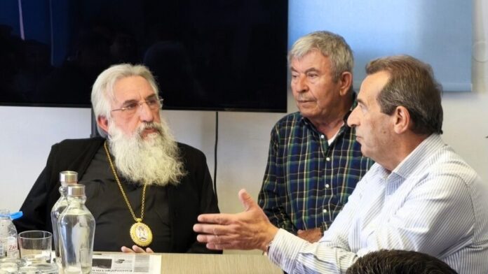 Συμμαχία Δήμου Χερσονήσου και Αρχιεπισκόπου Κρήτης κατά της Α.Ε.Κ.Κ.