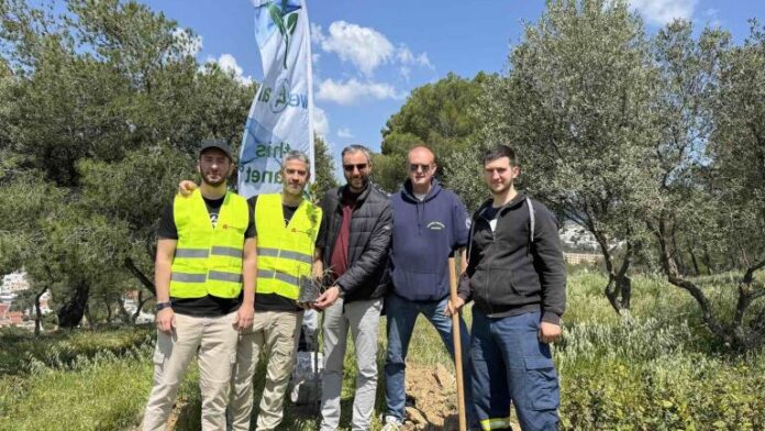 105 φρέσκες βελανιδιές φυτεύτηκαν στα Άνω Βριλήσσια
