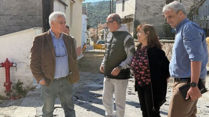 Ο Δήμαρχος Μυτιλήνης επιθεωρεί το έργο πλακόστρωσης στη Μόρια