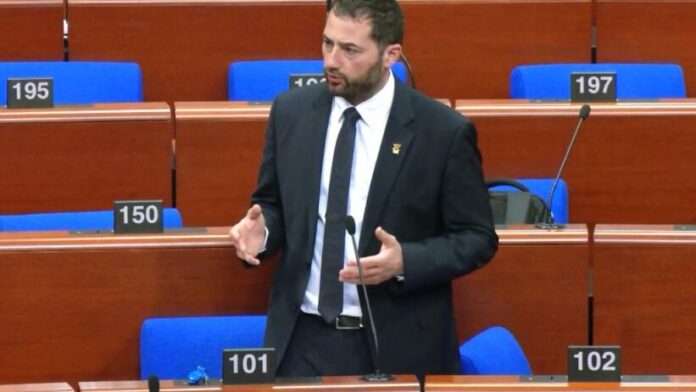 Φ. Σπανός: «Να προσφέρουμε κίνητρα για επιστροφή και ευκαιρίες για παραμονή στον τόπο τους»