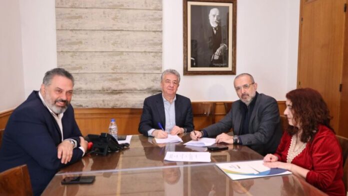 Περιφέρεια Κρήτης: Σύναψη Προγραμματικής Συμφωνίας για την οδοντική υγεία των παιδιών