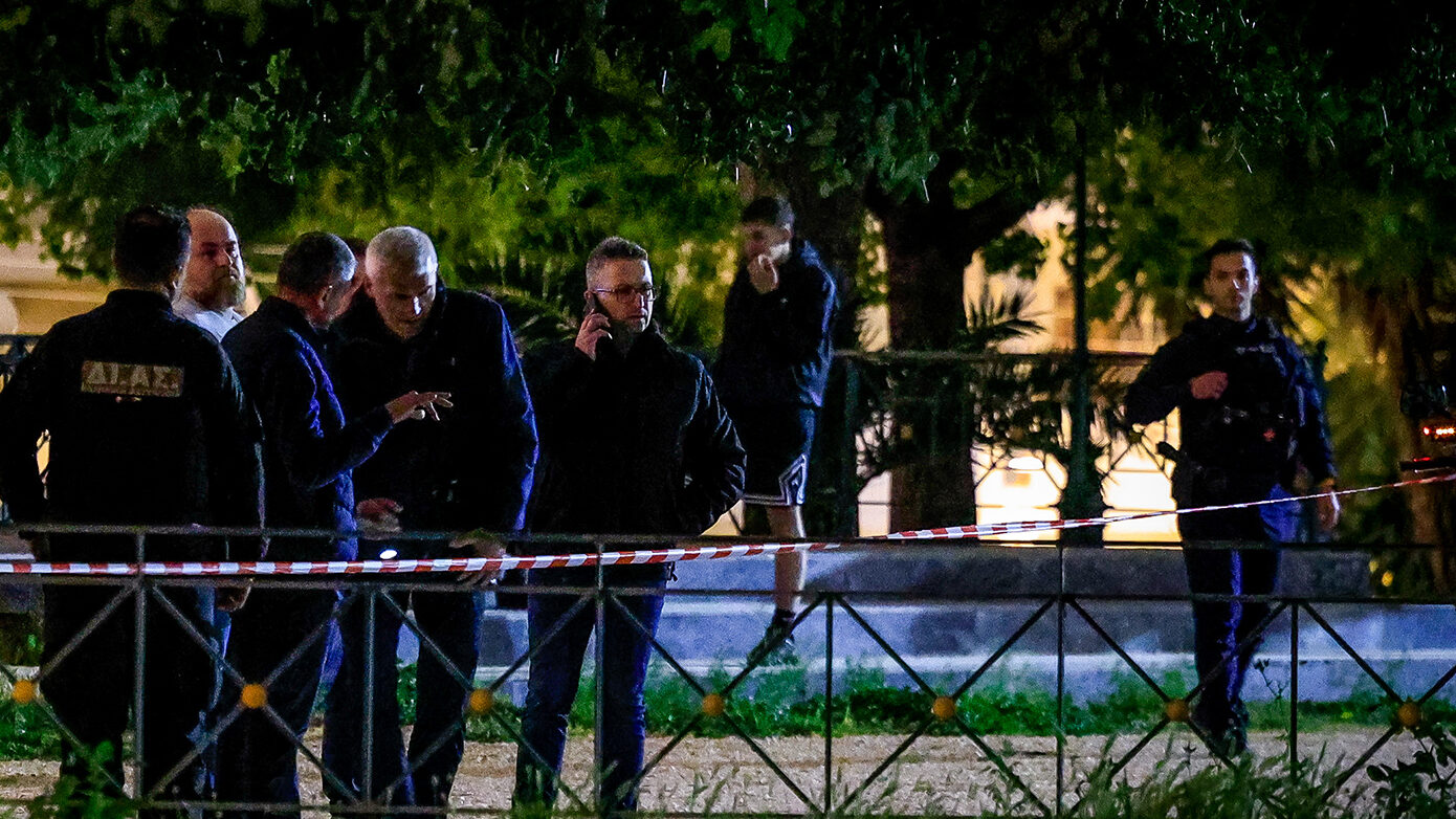 25χρονος μαχαιρωμένος θανάσιμα στον Άγιο Δημήτριο: Συγκλονιστικές σκηνές, κατέρρευσε η μητέρα του