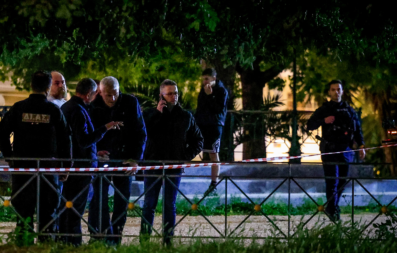 25χρονος μαχαιρωμένος θανάσιμα στον Άγιο Δημήτριο: Συγκλονιστικές σκηνές, κατέρρευσε η μητέρα του