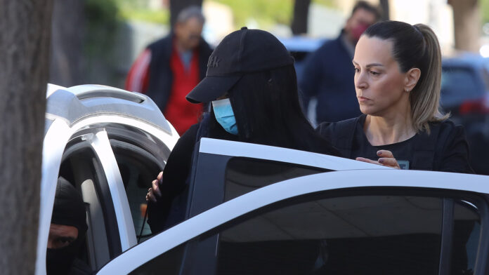 Η μητέρα της 20χρονης εξομολογείται με δάκρυα: «Ο 27χρονος στον Άγιο Δημήτριο ήταν η πρώτη της αγάπη»