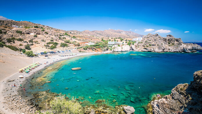 Οι τρεις ελληνικές περιοχές που πρωτοστατούν στη ζήτηση εξοχικών κατοικιών από ξένους επενδυτές