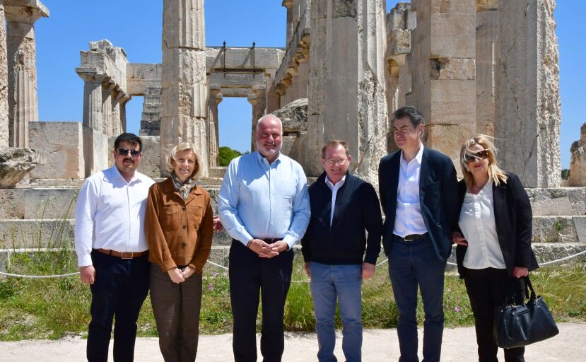 Σύσκεψη Δημάρχου Αίγινας με Γάλλους Γερουσιαστές