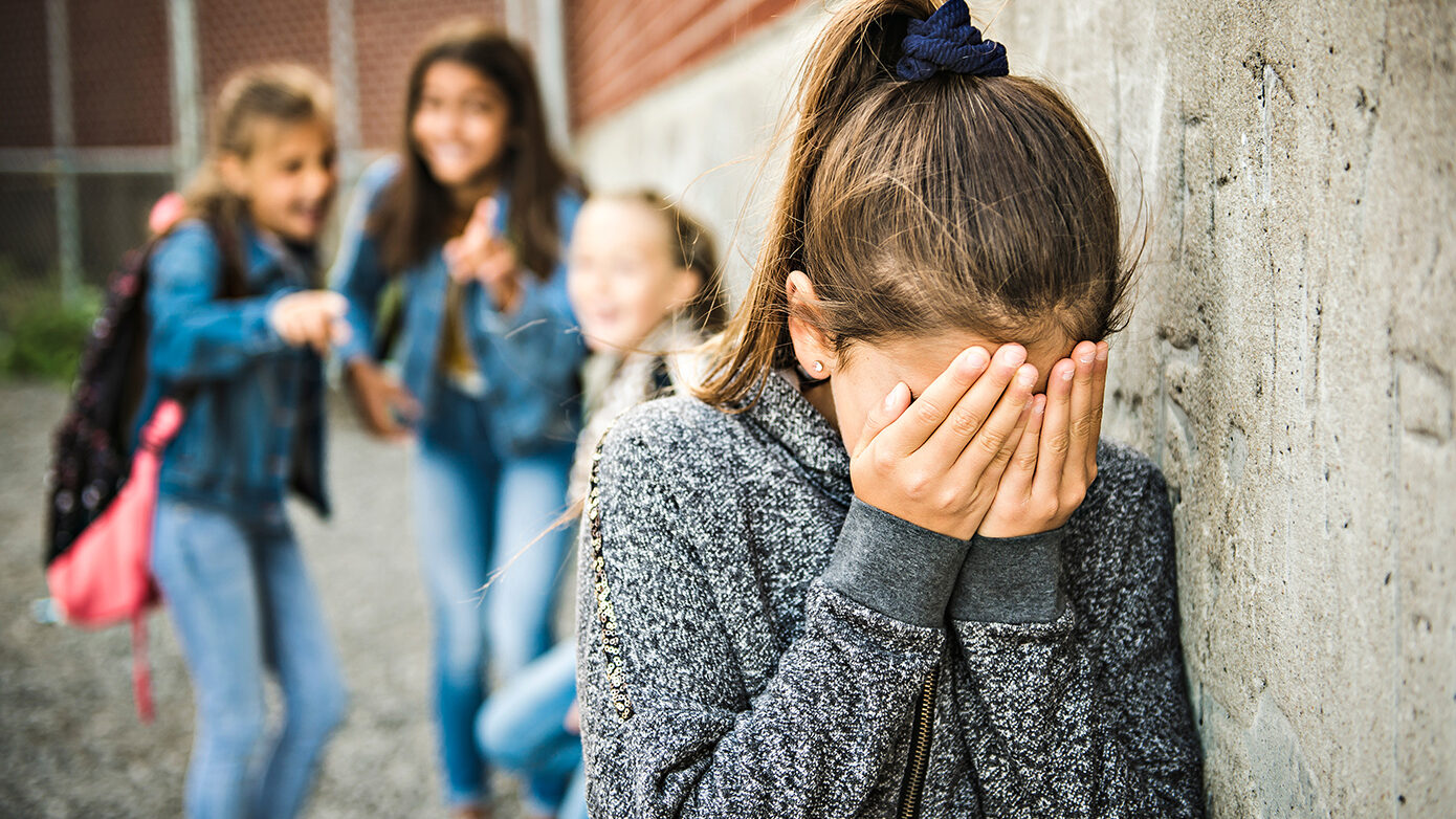 Bullying: Τα σημάδια που οι γονείς δεν πρέπει να παραβλέπουν – «Ένα στα τρία παιδιά υφίσταται εκφοβισμό»