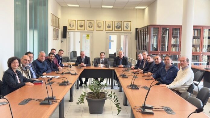 Χίος: Τοπική διοίκηση, βουλευτές και επιχειρηματίες υποστηρίζουν τον ρουκετοπόλεμο