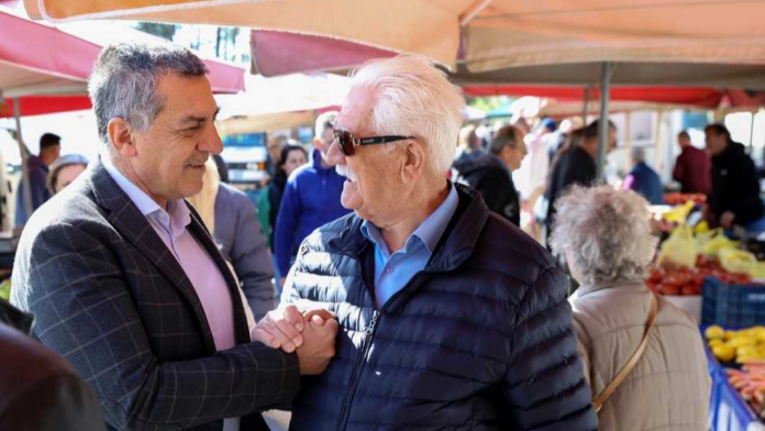 “Ο Δημήτρης Κουρέτας στη λαϊκή της Λάρισας”