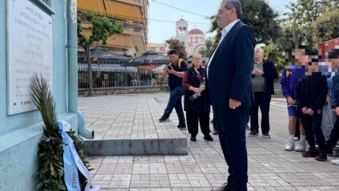 Ο Δήμος Πατρέων απέδωσε φόρο τιμής στους διωχθέντες αγωνιστές της Χούντας