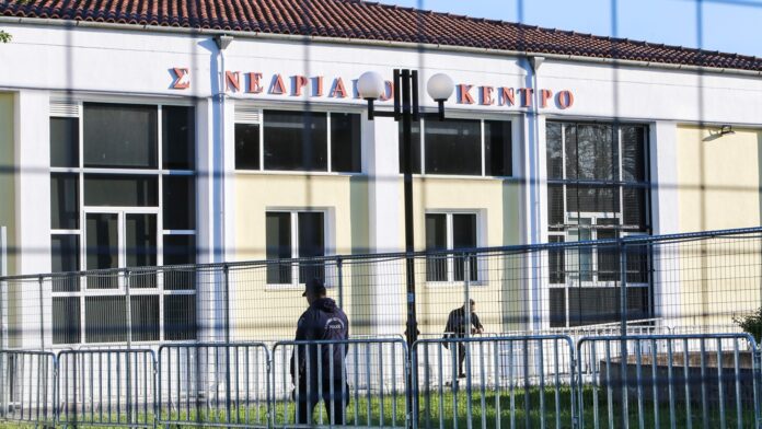 Δίκη για τα Τέμπη: Αμφισβητήσεις στην υποστήριξη της κατηγορίας – Στο επίκεντρο το ελληνικό δημόσιο