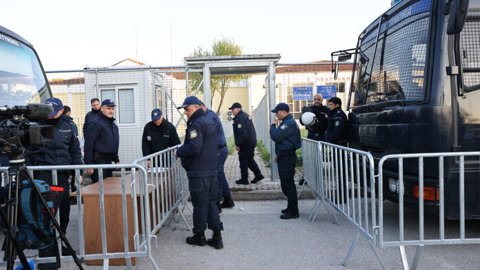 Παράκληση συγγενών να μην αναβληθεί η δίκη των Τεμπών: «Ας χαμηλώσουμε τους τόνους, δεν έχουμε περιθώριο για καμία χαμένη δικάσιμη»