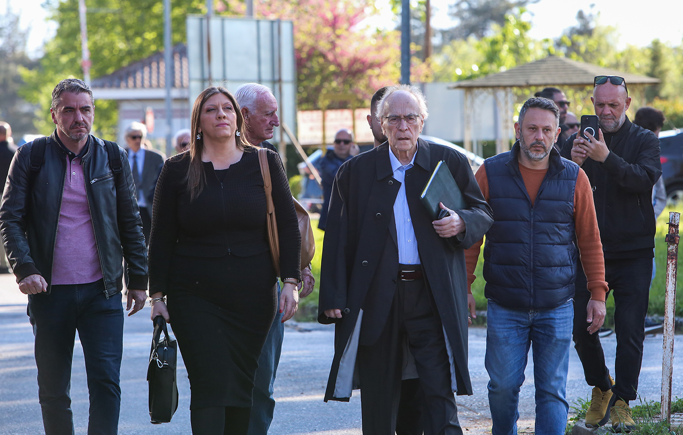 Δίκη για τα Τέμπη: Νέες αιχμές για τις συνθήκες διεξαγωγής – «Θέλω όλους τους κατηγορούμενους στις καρέκλες τους», είπε η Άλμα Λάττα