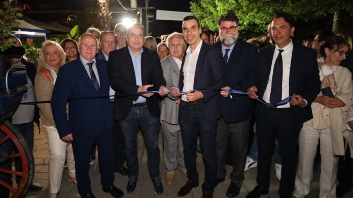 Δ.Β.Β.Β: Άνοιξε τις πύλες της η 35η Ανθοκομική Έκθεση Βάρκιζας