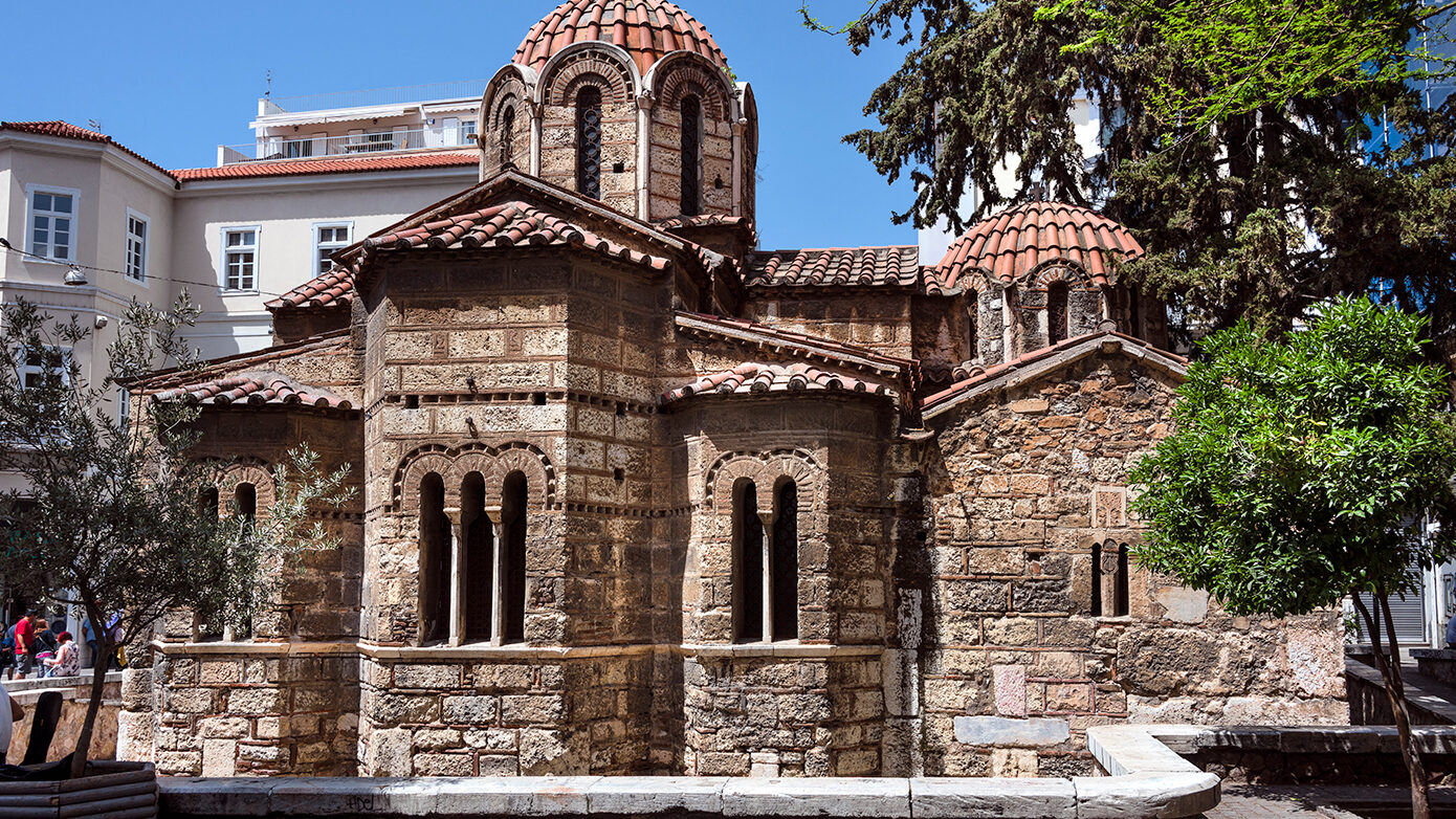 Πέντε ιστορικοί ναοί στην Αθήνα για να βιώσετε το Τροπάριο της Κασσιανής σε ατμόσφαιρα κατάνυξης