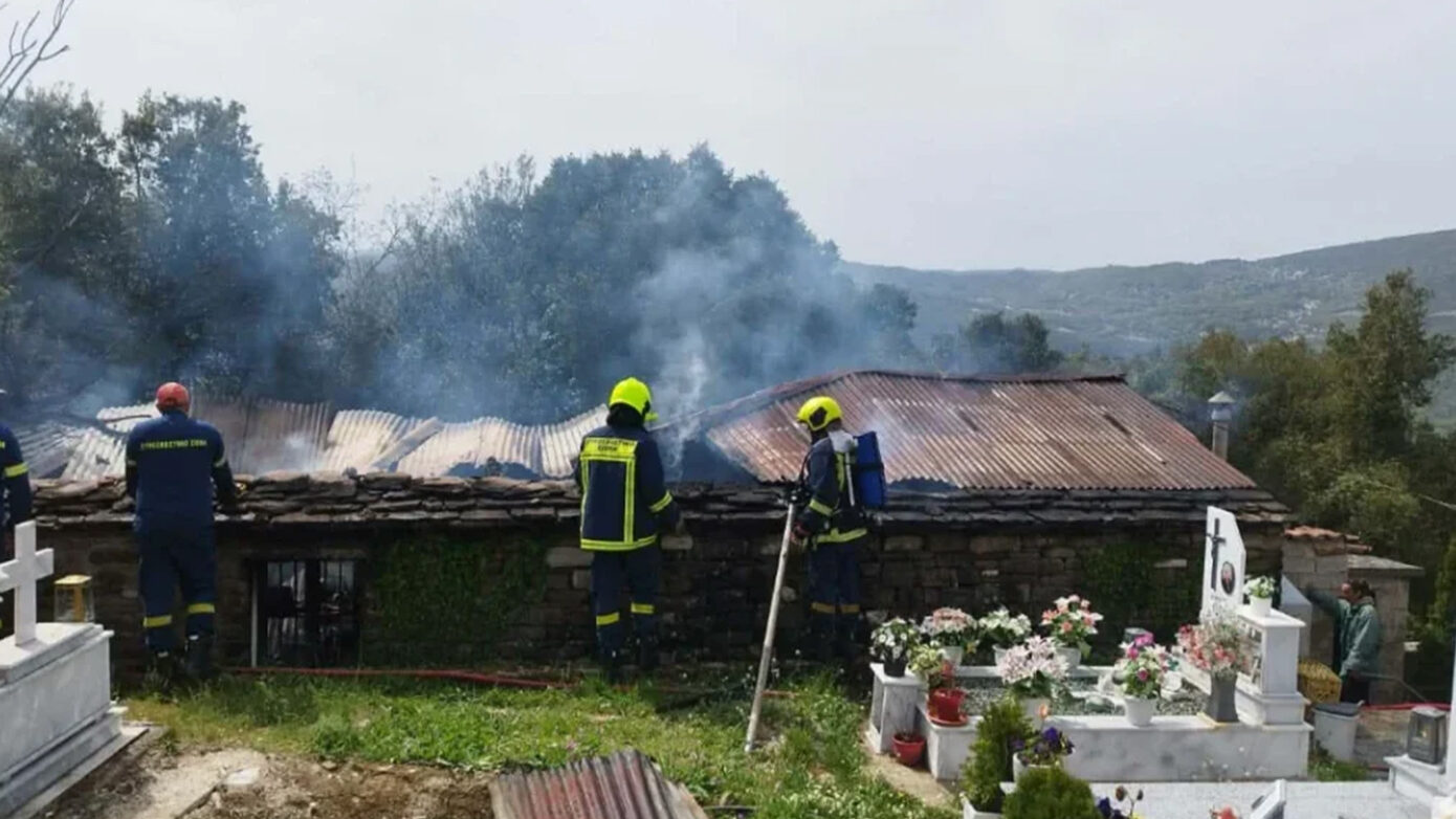 Πυρκαγιά σε κοιμητήριο στα Ιωάννινα: Μεγάλες καταστροφές στο οστεοφυλάκιο – Δείτε φωτογραφίες