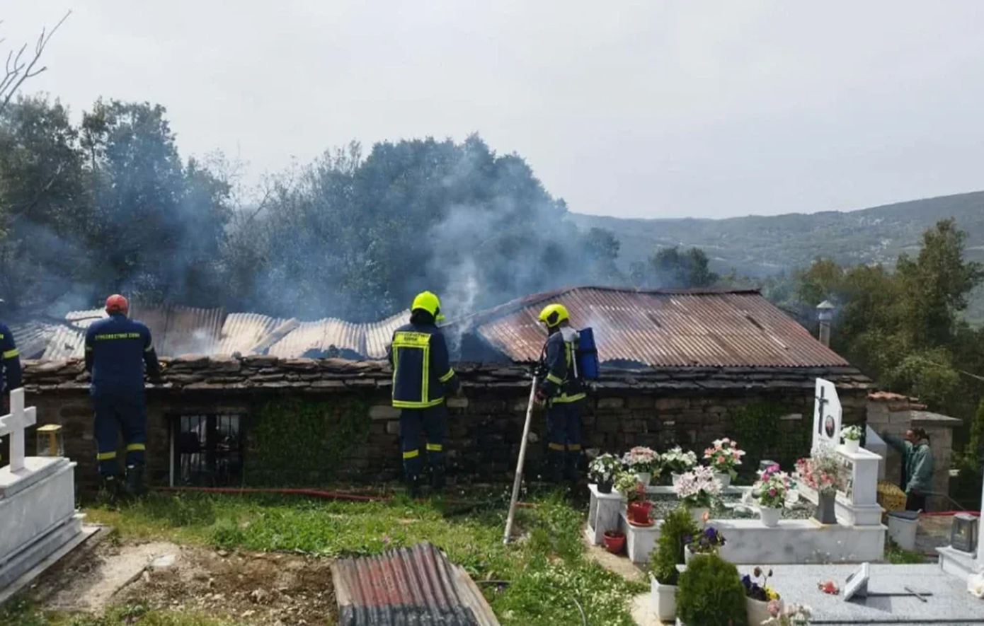 Πυρκαγιά σε κοιμητήριο στα Ιωάννινα: Μεγάλες καταστροφές στο οστεοφυλάκιο – Δείτε φωτογραφίες