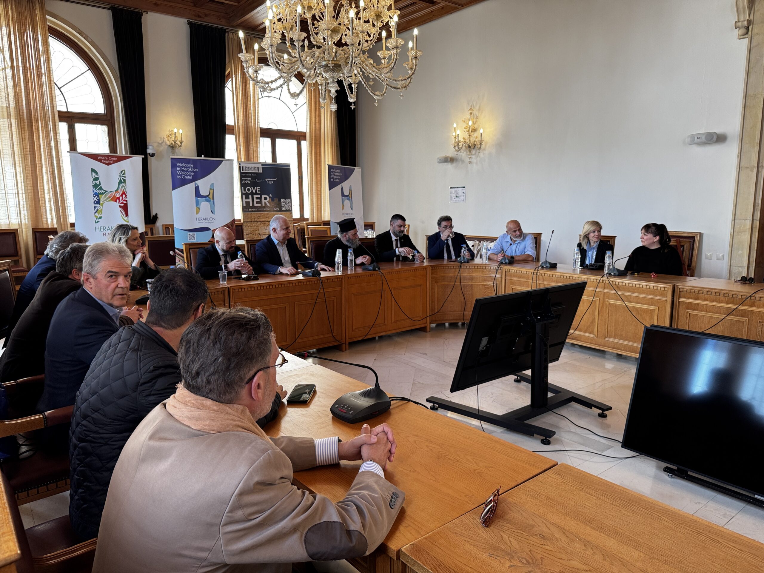 Αντιπροσωπεία του Δήμου Ιωαννιτών στη Λότζια – Επιδίωξη η άμεση αεροπορική σύνδεση