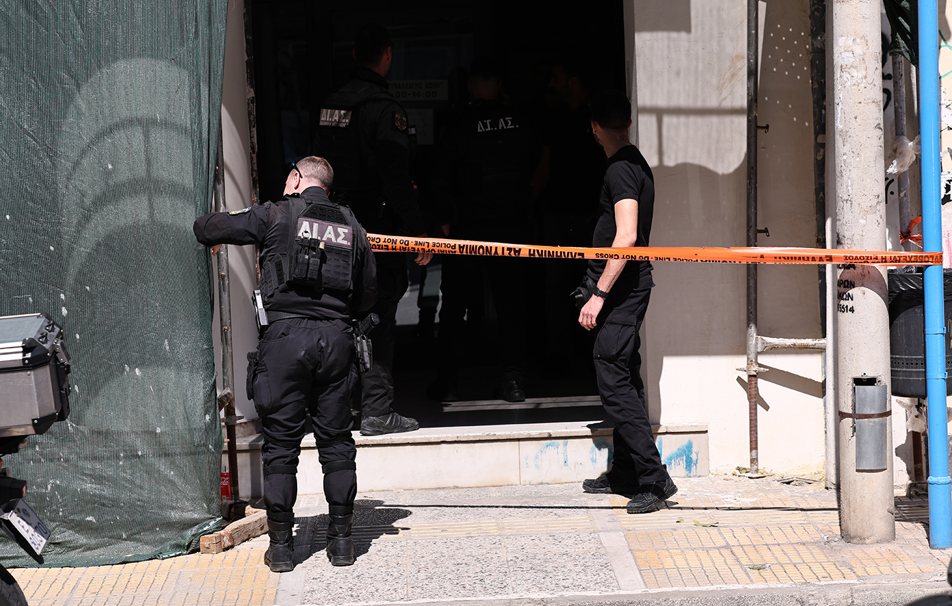 Σήμερα απεργούν οι υπάλληλοι του ΕΦΚΑ και οι δικαστικοί υπάλληλοι κάνουν στάση εργασίας μετά τις επιθέσεις του 89χρονου πιστολέρο