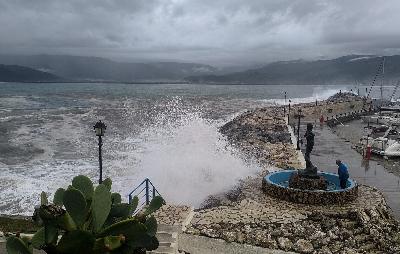 Ξαφνική επιδείνωση του καιρού την Πρωτομαγιά – Ποιες περιοχές θα πλήξουν έντονα φαινόμενα