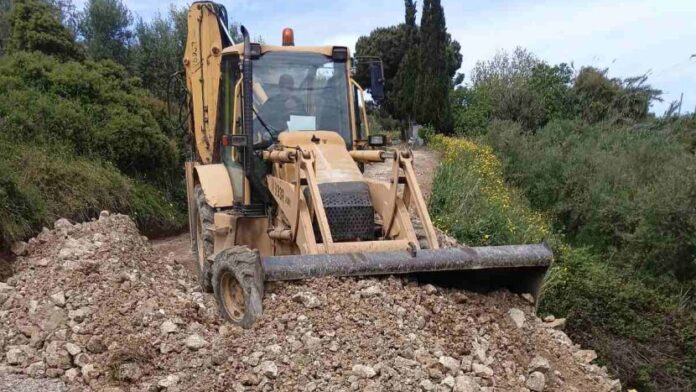 Προχωρά η αναβάθμιση της αγροτικής οδοποιίας στο Κάστρο Κυλλήνης