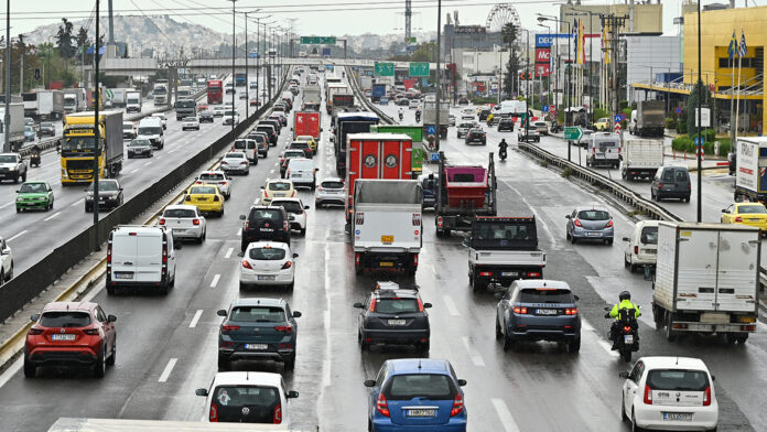 Κίνηση τώρα: Συμφόρηση από το πρωί στον Κηφισό – Καθυστερήσεις στη Λεωφόρο Αθηνών και κύριους δρόμους της Αττικής