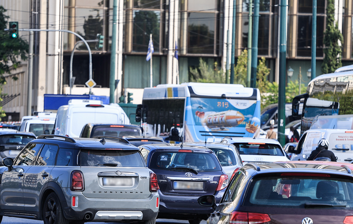 Κίνηση τώρα: Ουρές χιλιομέτρων στον Κηφισό – Καθυστερήσεις πάνω από 30 λεπτά στην Αττική Οδό