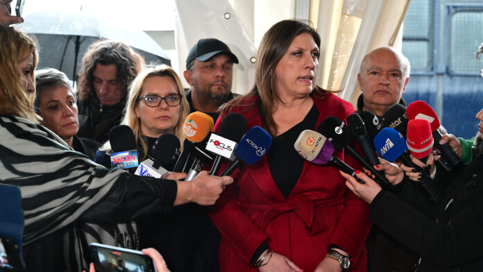 Δίκη για τα Τέμπη: Η πρόεδρος του δικαστηρίου απέχει εξαιτίας της Κωνσταντοπούλου