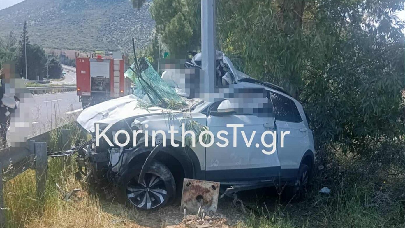 Δυστύχημα με μία νεκρή στη Νεμέα: Το όχημά της «καρφώθηκε» σε κολόνα – Συγκλονίζουν οι εικόνες