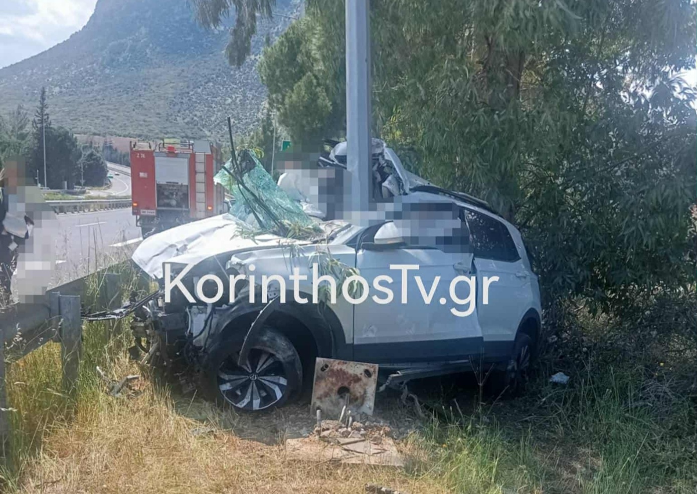 Δυστύχημα με μία νεκρή στη Νεμέα: Το όχημά της «καρφώθηκε» σε κολόνα – Συγκλονίζουν οι εικόνες