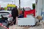 Γερμανίδα επισκέπτρια η γυναίκα που καταπλακώθηκε από μπαλκόνι στην Κόρινθο – «Ήταν διαμελισμένη, είχαν “Άγιο” τα τρία παιδιά» αναφέρει η ΠΟΕΔΗΝ