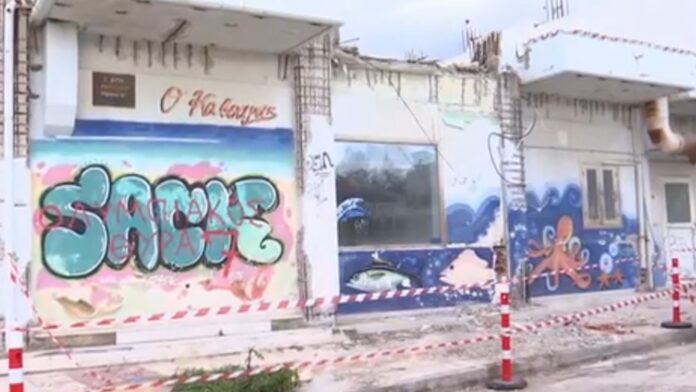 Κόρινθος: Συνελήφθη ο εργολάβος για το μπαλκόνι που καταπλάκωσε την 43χρονη – «Χρησιμοποιούσαν κομπρεσέρ, κατέρρεαν τοίχοι» αναφέρουν μάρτυρες