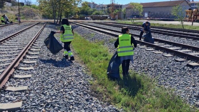 Εντυπωσιακή προσέλευση στην εθελοντική εκστρατεία καθαρισμού στην Κοζάνη