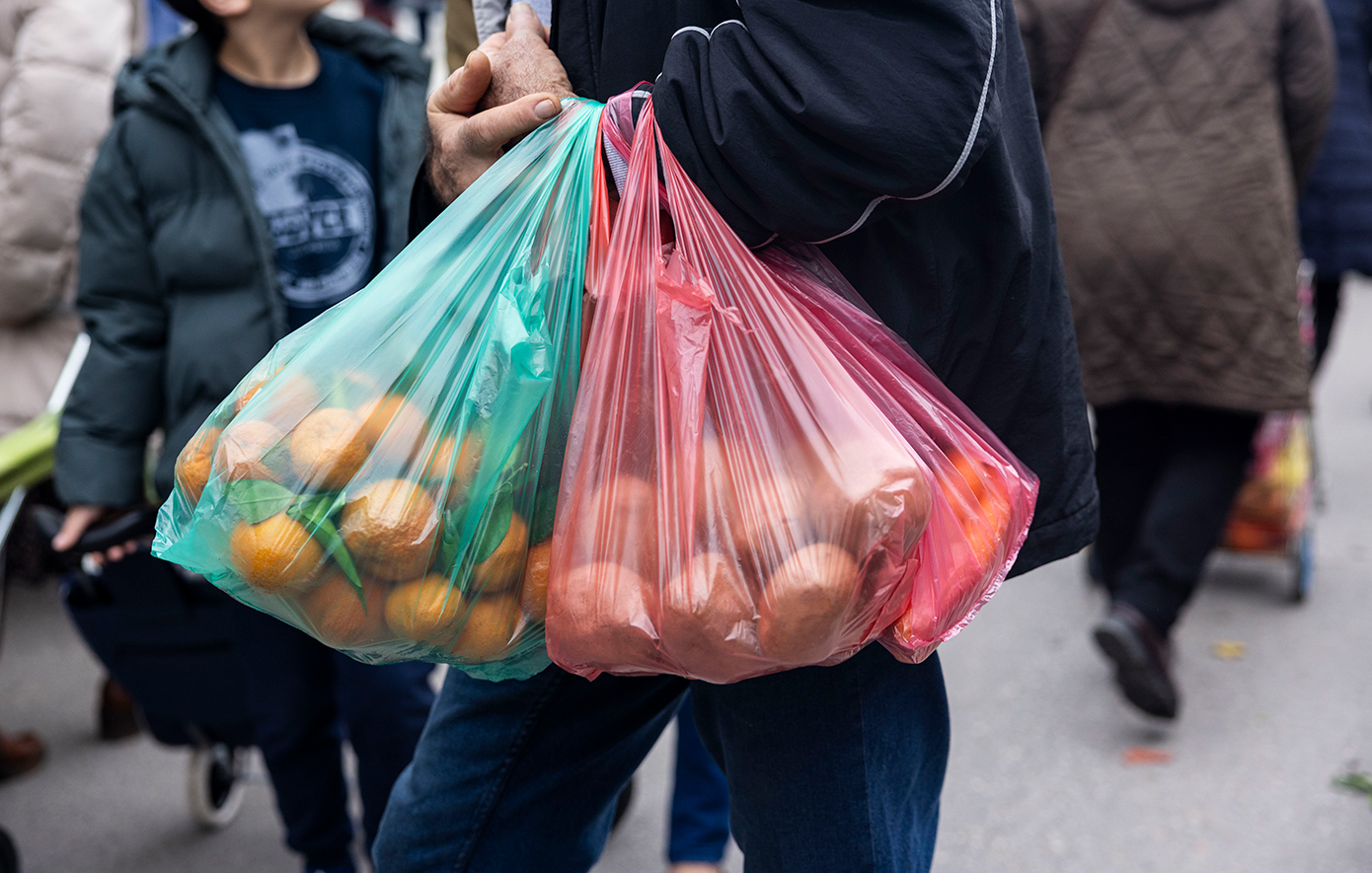 Σύγκρουση, ακρίβεια και στρες: Πώς ανταποκρίνονται οι Έλληνες καταναλωτές στις αλλαγές στη Μέση Ανατολή