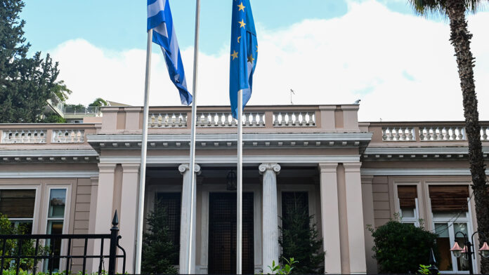 Κυβερνητικές πηγές: Να υπενθυμίσουν στον Ανδρουλάκη ότι το θεμέλιο του Κράτους Δικαίου είναι το τεκμήριο αθωότητας