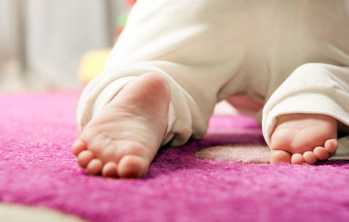 Κακοποίηση βρέφους στον Πύργο: Φυλακισμένοι η μητέρα και ο σύντροφός της