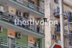 Σασπένς με τον 20χρονο φοιτητή στη Θεσσαλονίκη – Ρίχνει αντικείμενα από το μπαλκόνι και ζητά συνομιλία με ψυχολόγο