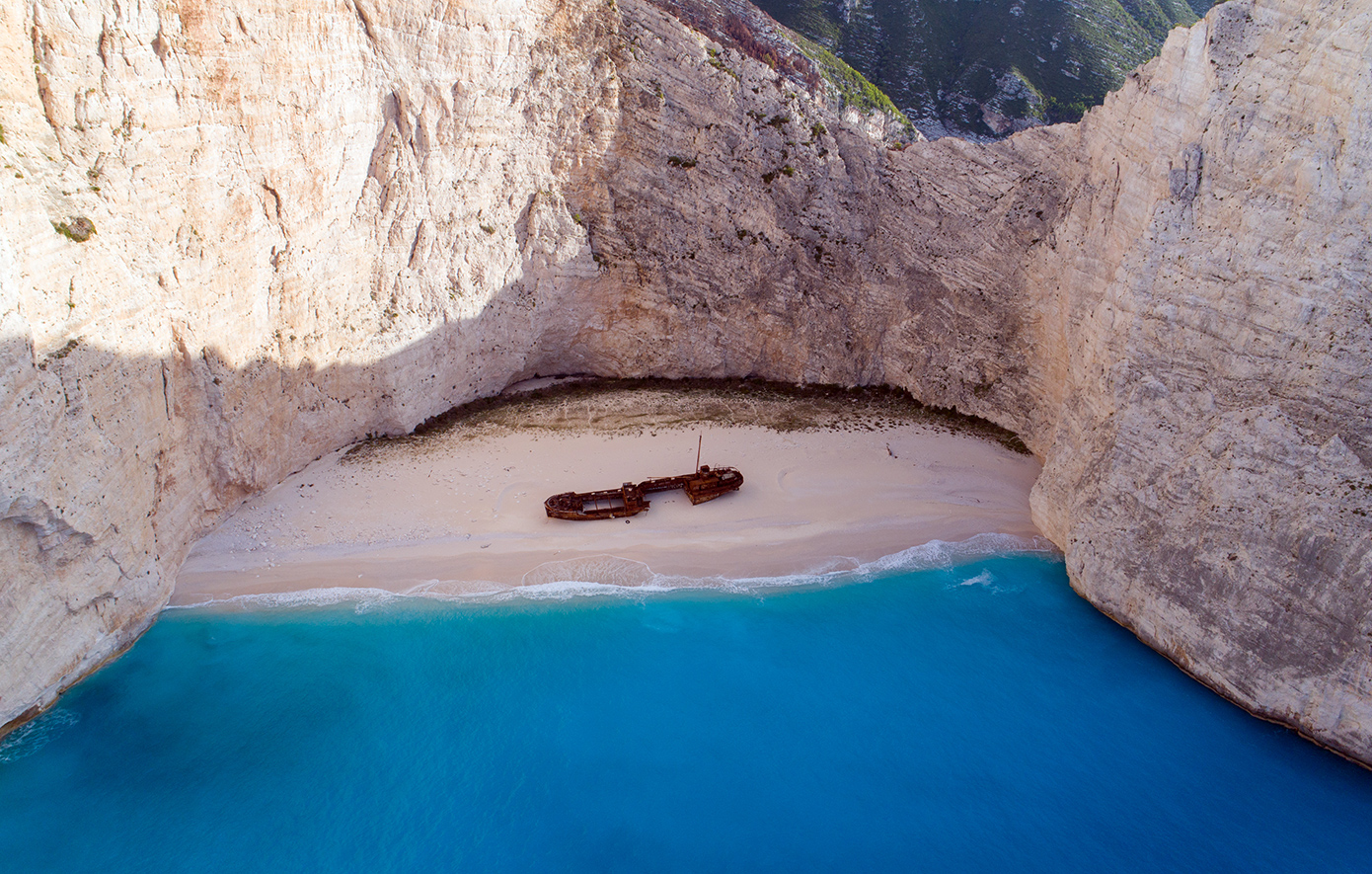 “Το «Ναυάγιο Ζακύνθου» και η σύνδεσή του με τον πατέρα της 19χρονης Μυρτούς που χάθηκε στο Αργοστόλι – Παρακολουθήστε το βίντεο”