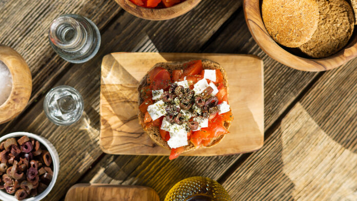 Το «Taste Atlas» αποθεώνει την Κρήτη και τα πιάτα της: «Γαστρονομική παράδοση από στεριά και θάλασσα»