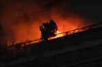 «Καύτρες έπεφταν στη βεράντα» – Γείτονες σε κίνδυνο από πυρκαγιά με μία νεκρή στη Νέα Σμύρνη