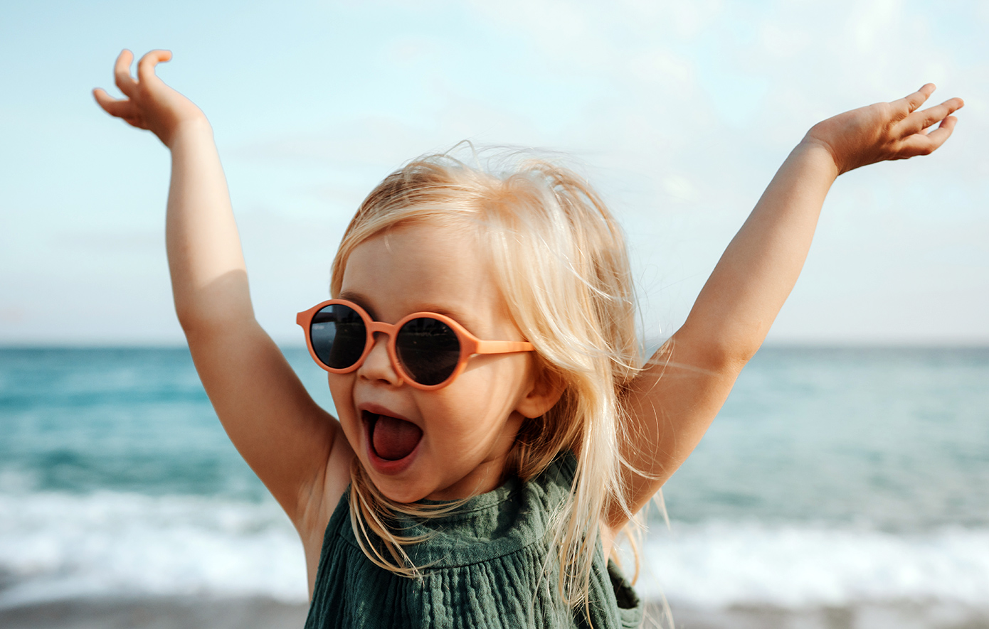 «Νταντάδες της Γειτονιάς»: Πότε ξεκινά η πλατφόρμα – Ποιοι λαμβάνουν 500 ευρώ ανά παιδί