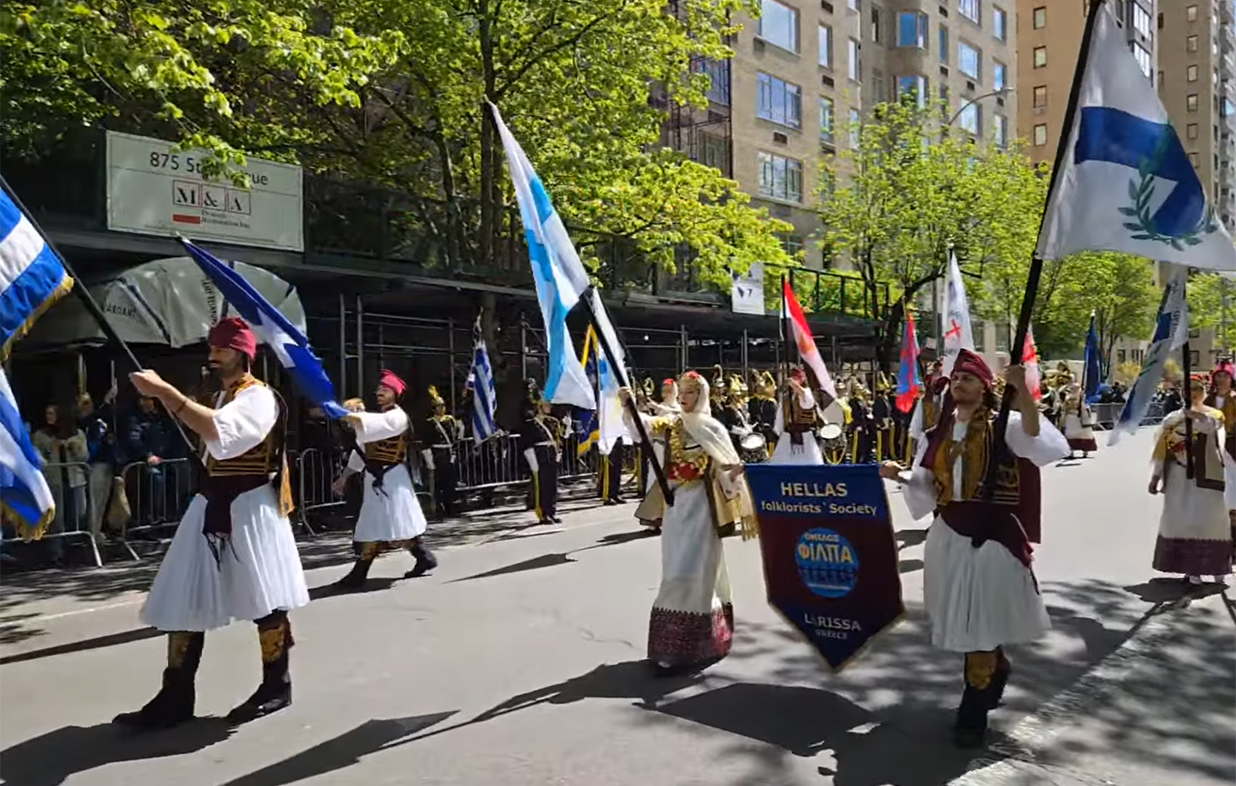 Με μεγαλοπρέπεια πραγματοποιήθηκε η παρέλαση της ελληνικής διασποράς στο κέντρο του Μανχάταν για την 205η επέτειο της Ελληνικής Επανάστασης